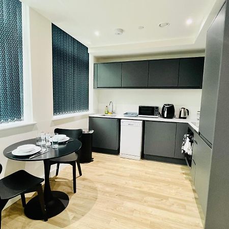 Fully Equipped One Bedroom Apartment Near Old Trafford Stadium! Manchester Eksteriør billede