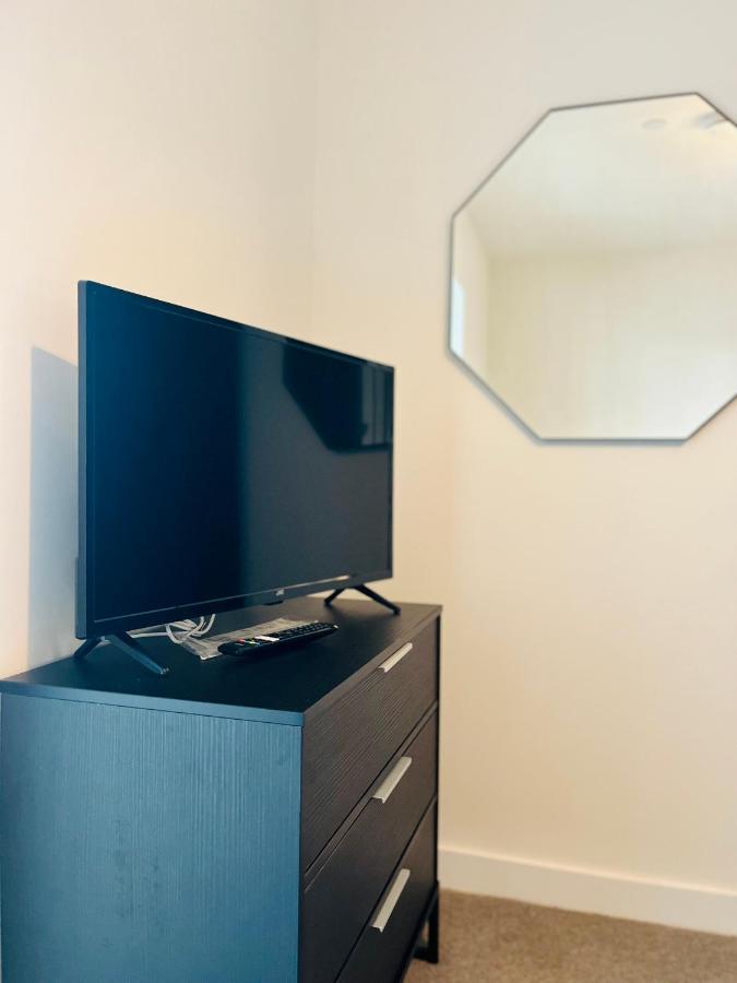 Fully Equipped One Bedroom Apartment Near Old Trafford Stadium! Manchester Eksteriør billede