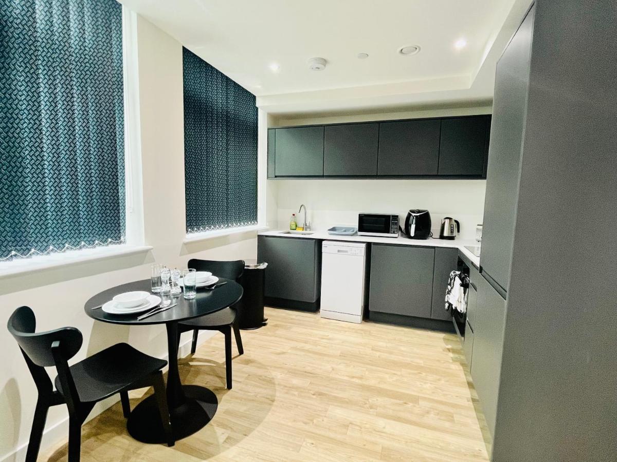 Fully Equipped One Bedroom Apartment Near Old Trafford Stadium! Manchester Eksteriør billede