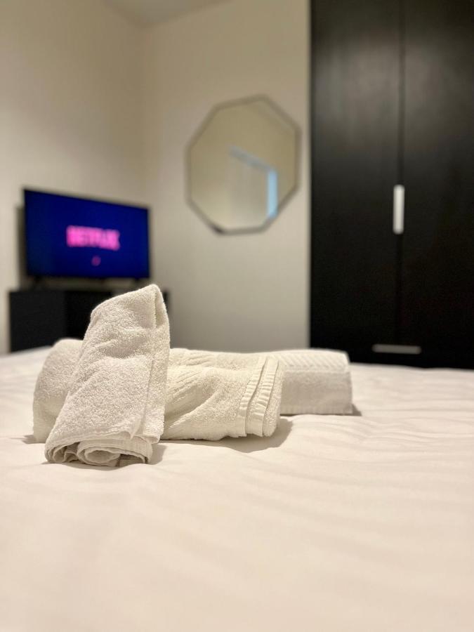 Fully Equipped One Bedroom Apartment Near Old Trafford Stadium! Manchester Eksteriør billede
