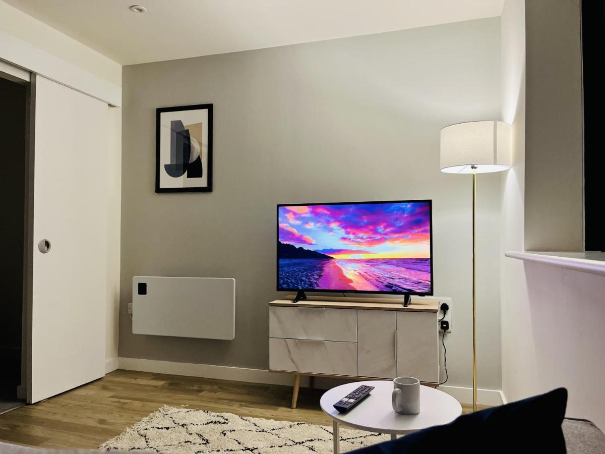 Fully Equipped One Bedroom Apartment Near Old Trafford Stadium! Manchester Eksteriør billede