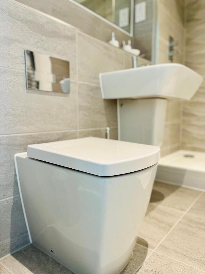 Fully Equipped One Bedroom Apartment Near Old Trafford Stadium! Manchester Eksteriør billede